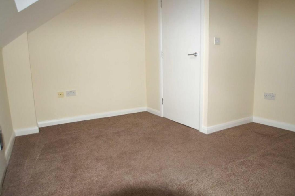 Apartment in Leeds, West Yorkshire - View 5