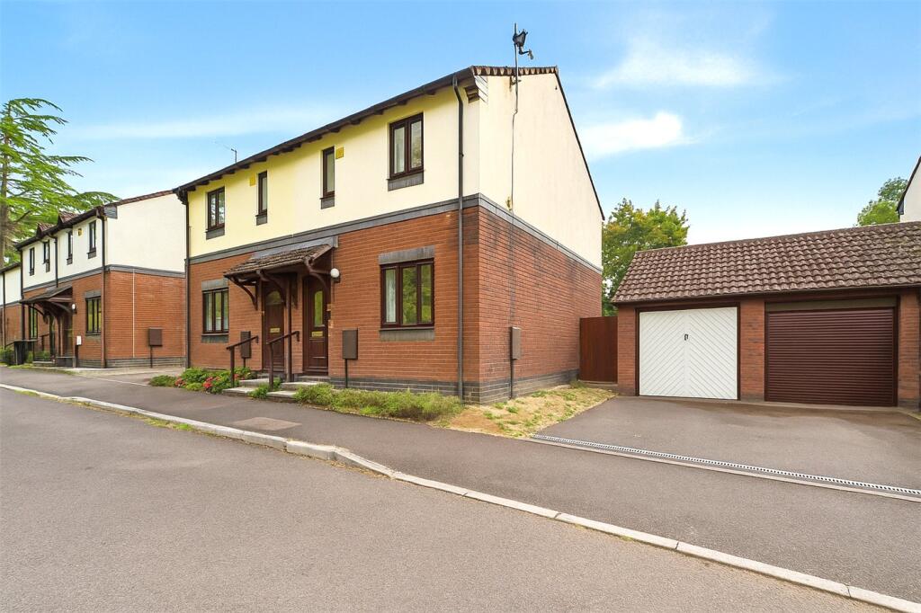3-bed semi-detached on 7 Cottey Brook, £250,000