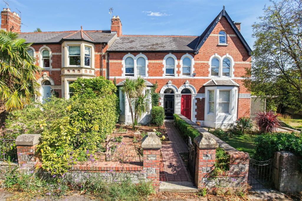 Main image of property: 3 Church Avenue, Penarth, CF64 1AZ