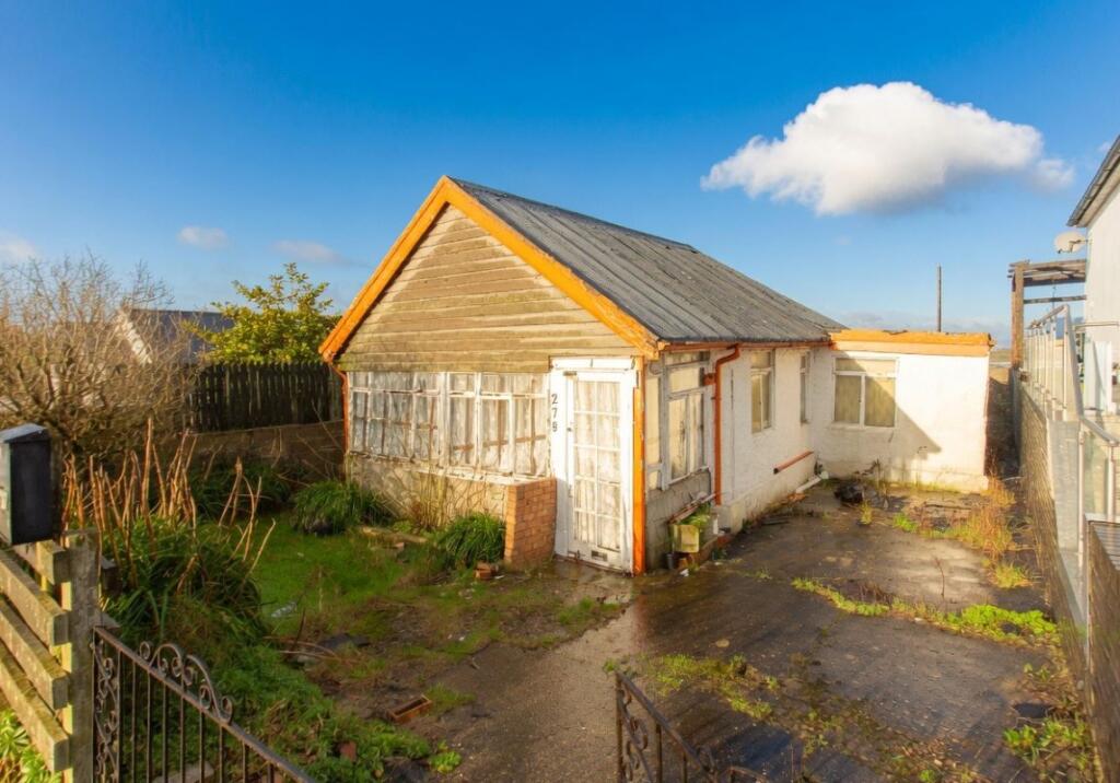 Main image of property: 278 Faversham Road, Seasalter, Whitstable, Kent, CT5 4BN