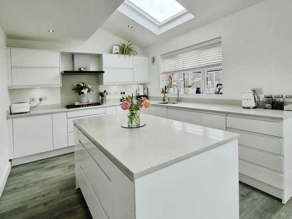 Oatlands Drive, Houghton Conquest, Bedfordshire, MK45 photo 2