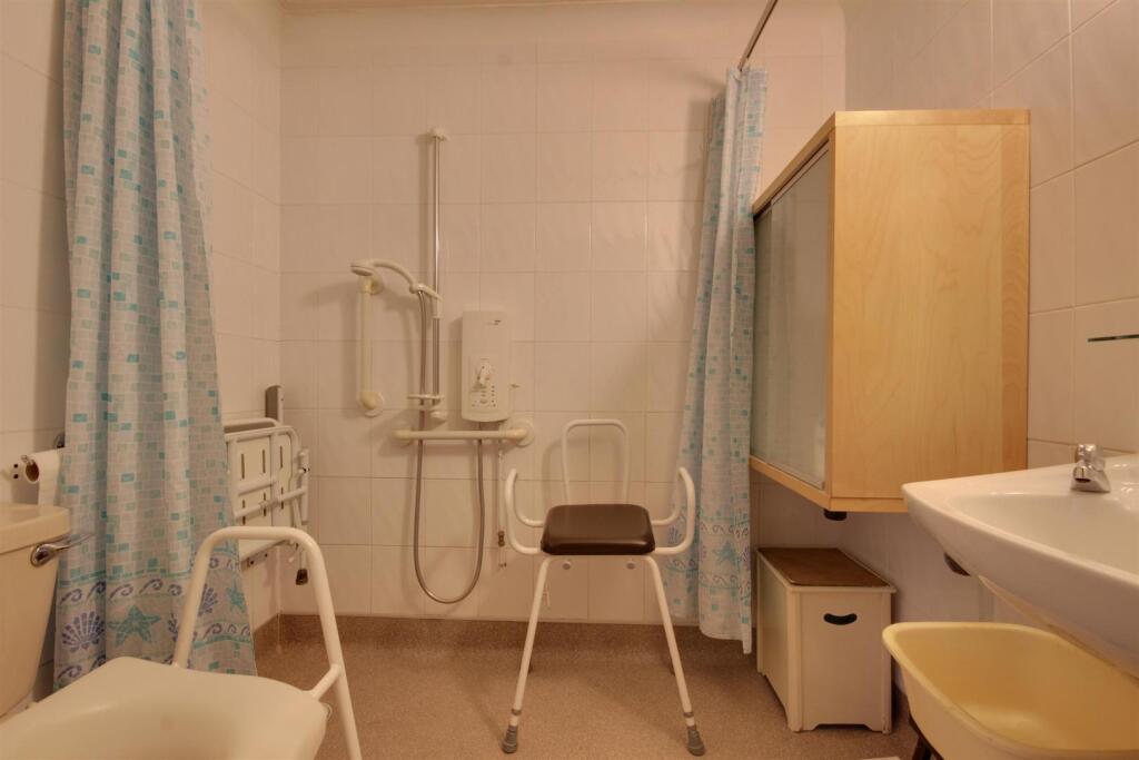 Homewillow Close, London photo 5