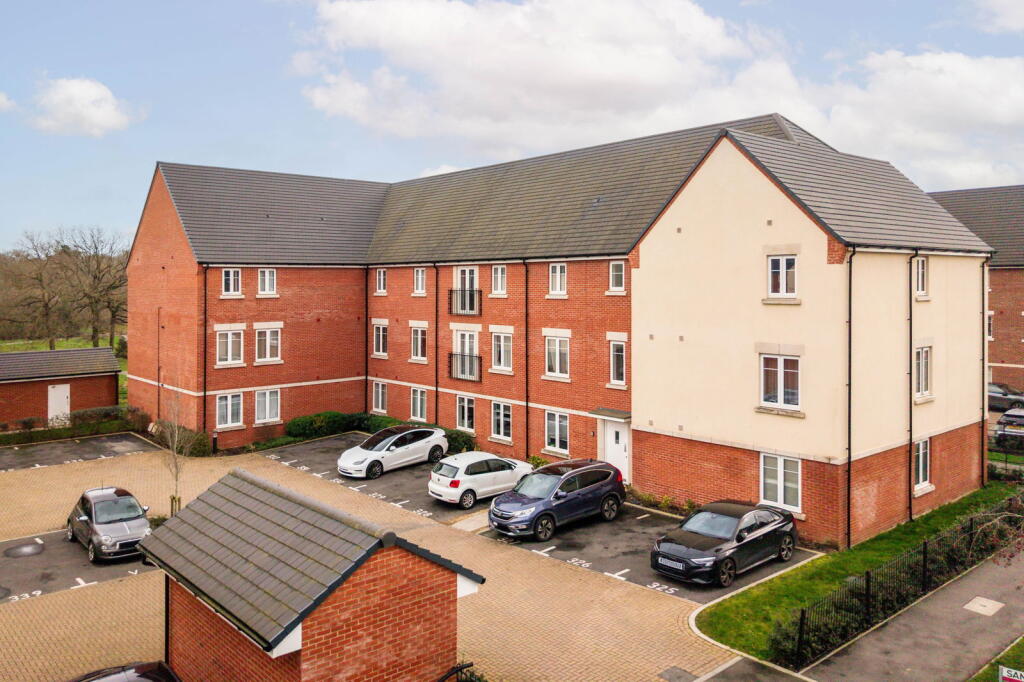 Main image of property: Sangster Close,Crawley,RH10 3GL
