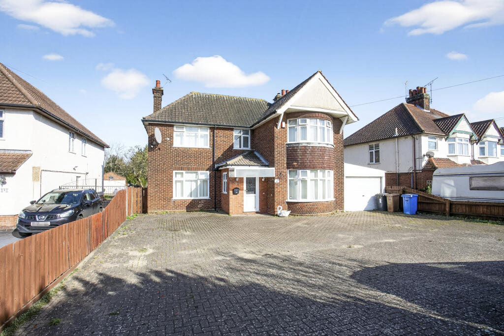 Main image of property: Felixstowe Road, Ipswich, IP3