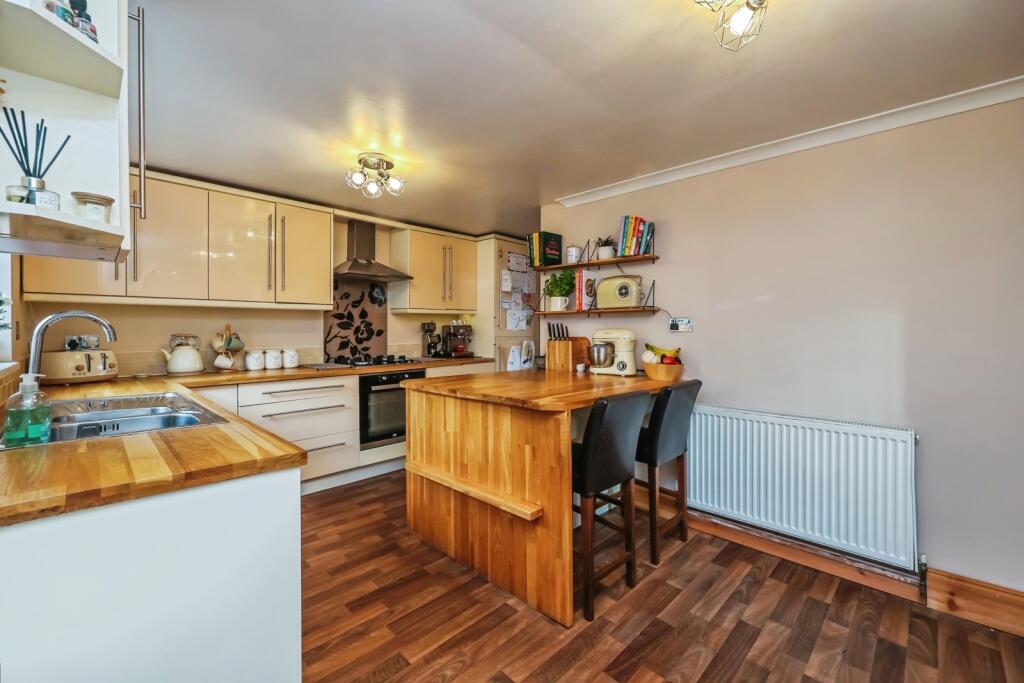 Thistledown Road, Nottingham, Nottinghamshire, NG11 photo 4