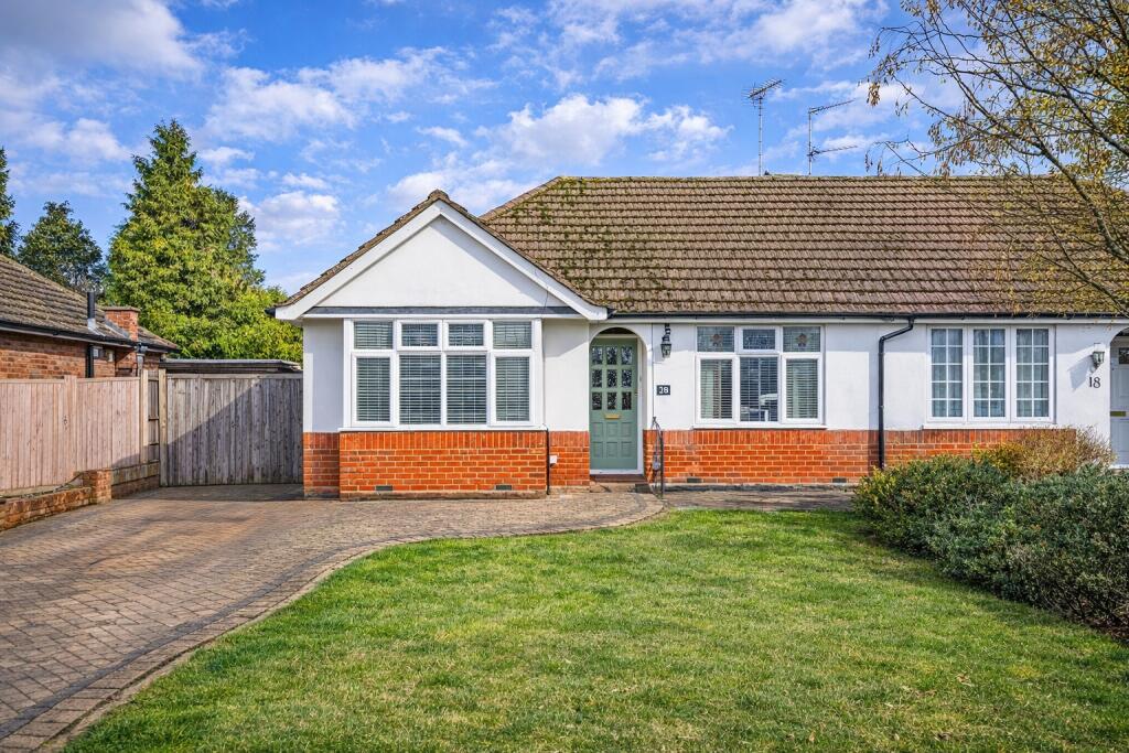 Main image of property: Chiswell Green Lane, St. Albans, Hertfordshire, AL2