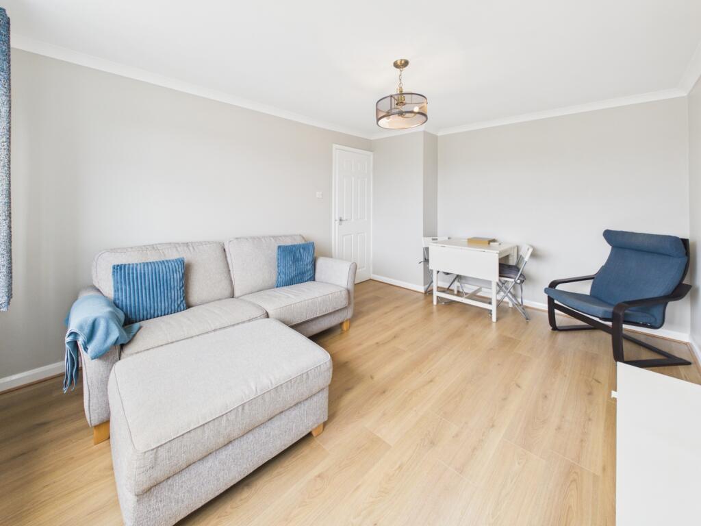 Apartment in North East Derbyshire, Dronfield - View 5