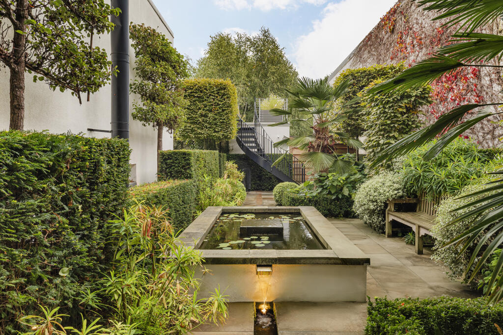 House in London - More