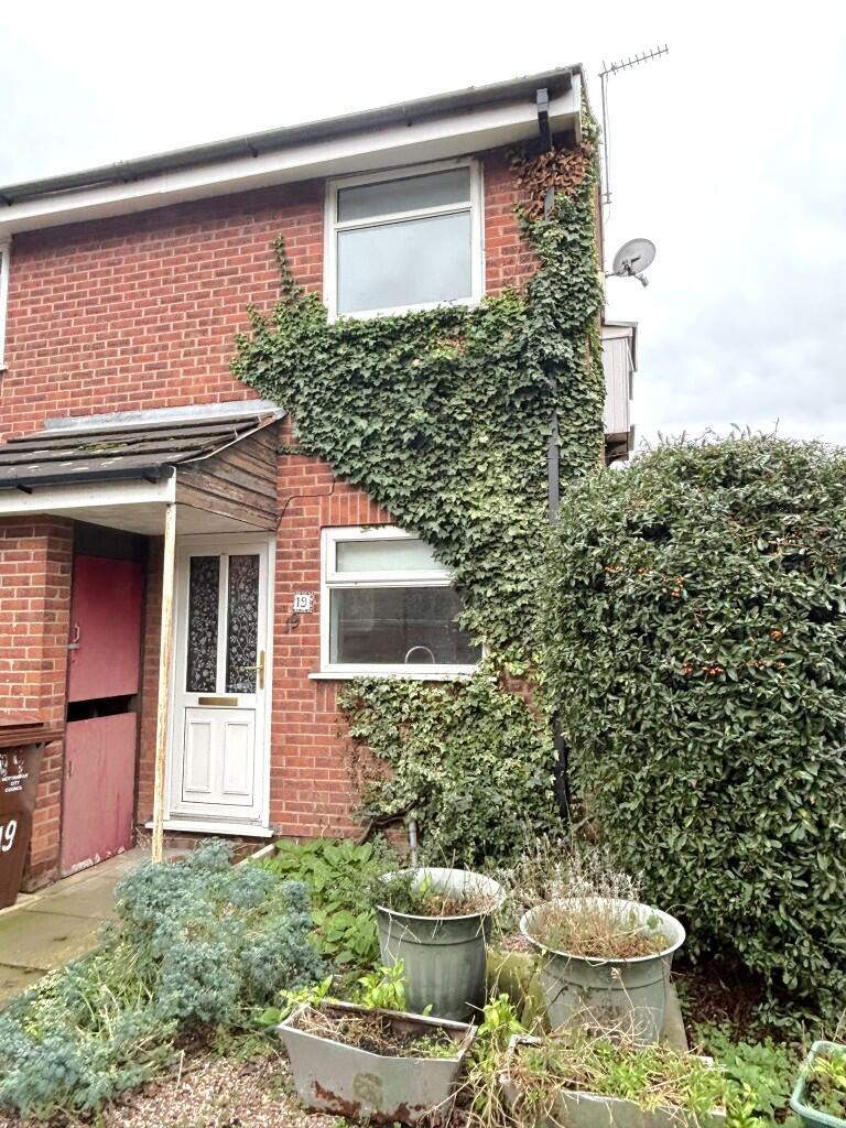 Main image of property: Mickledon Close, Nottingham, NG2 1LE