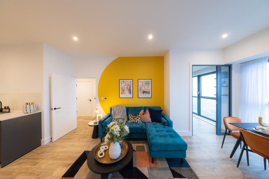 Main image of property: 6-44 Station Road, Croydon, CR0 2YT
