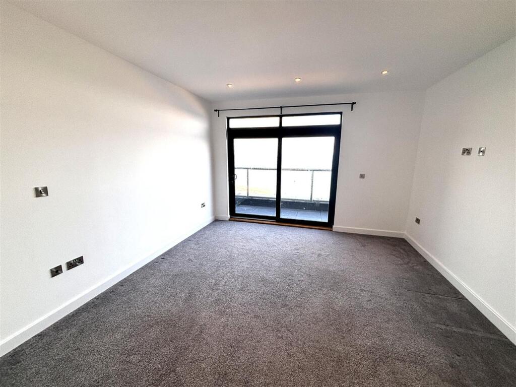Apartment in Canterbury - View 5