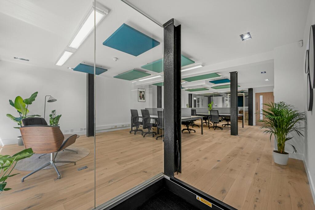 hall 1.jpg