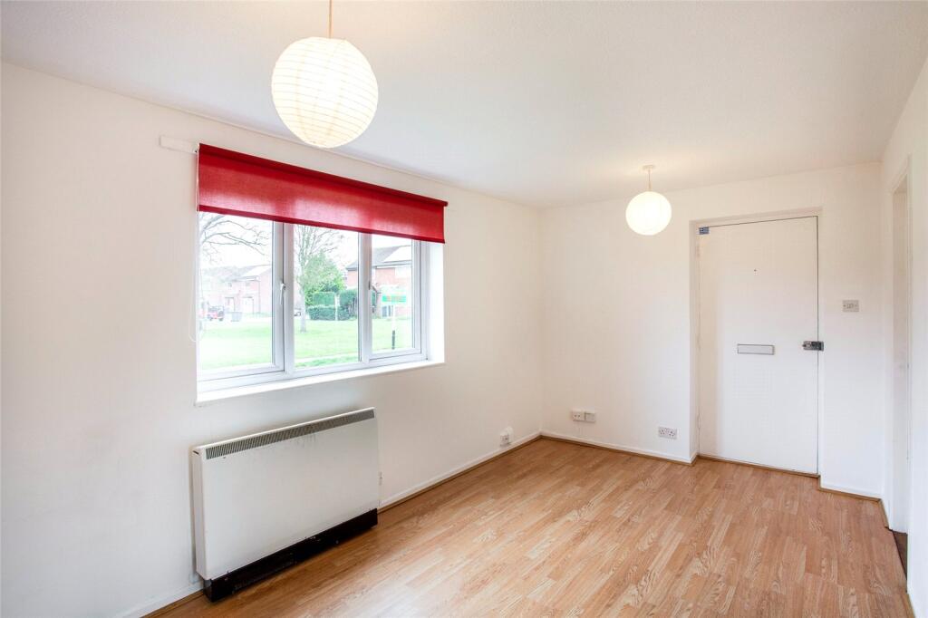 Meadow Close, Trimley St. Martin, Felixstowe photo 4
