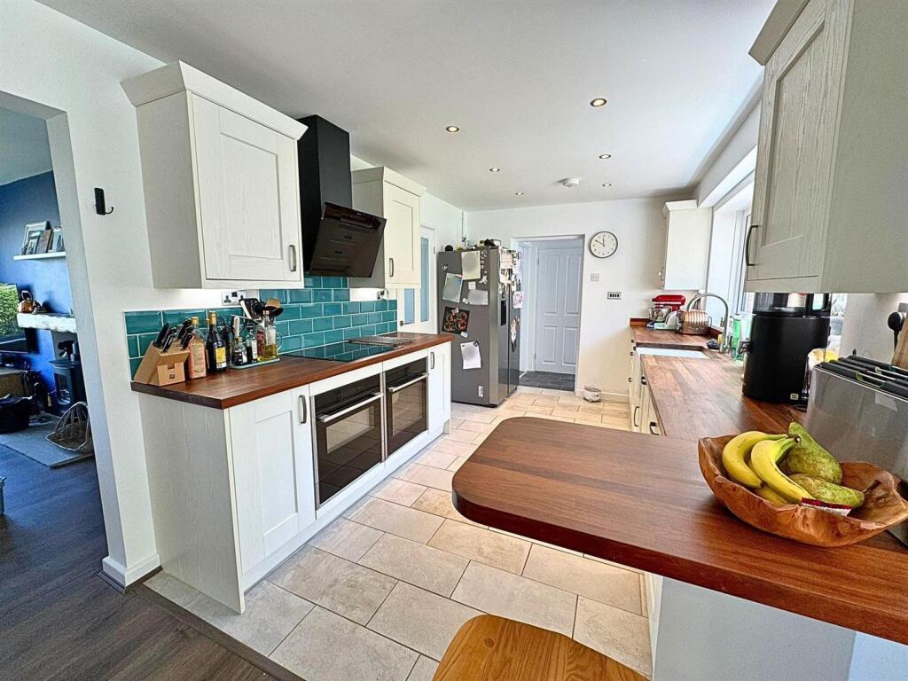 House in West Lindsey, Nettleham CP - More