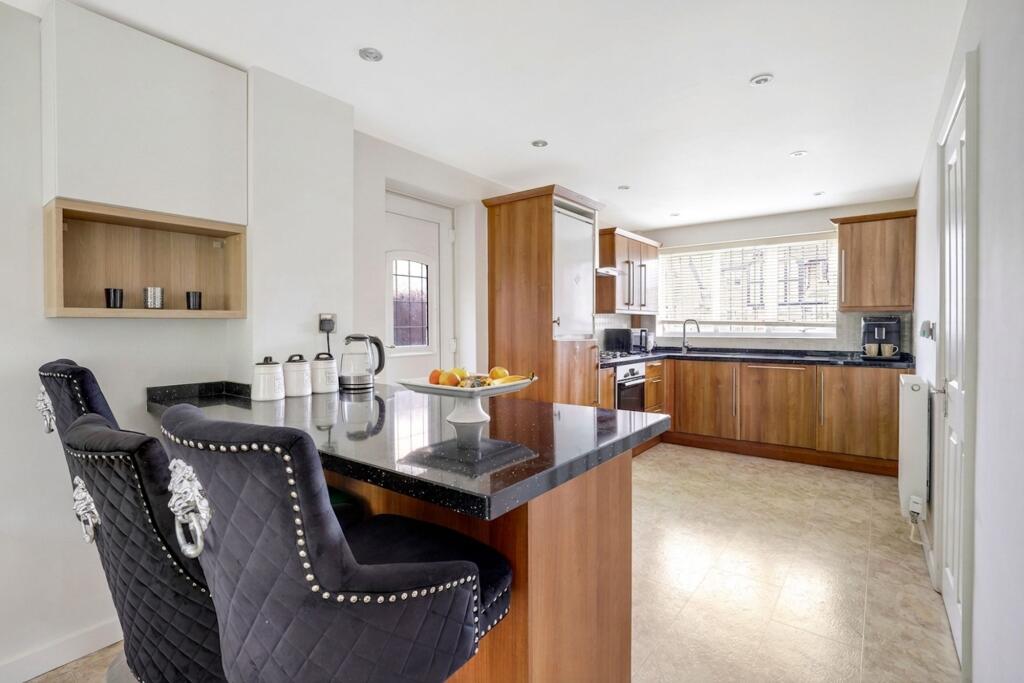 House in Rushcliffe, Gamston - View 3