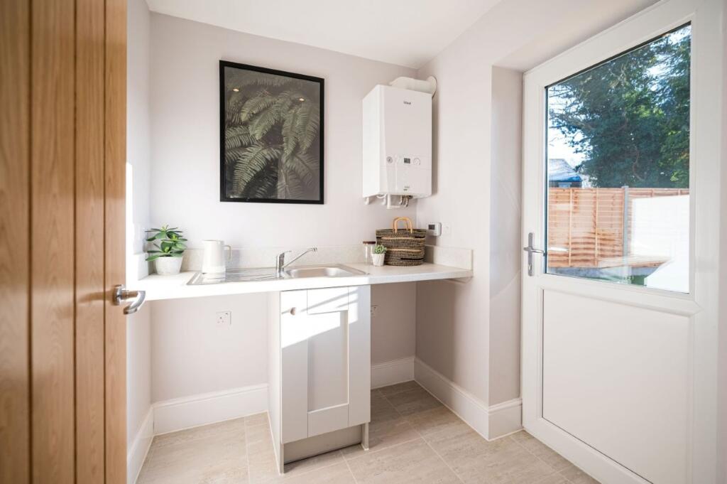 House in Worcester - View 5