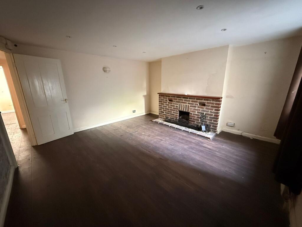 Apartment in Eastbourne, East Sussex - View 4