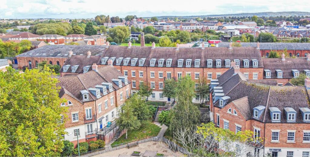 1-bed flat on Benbow Quay, Shrewsbury, £160,000