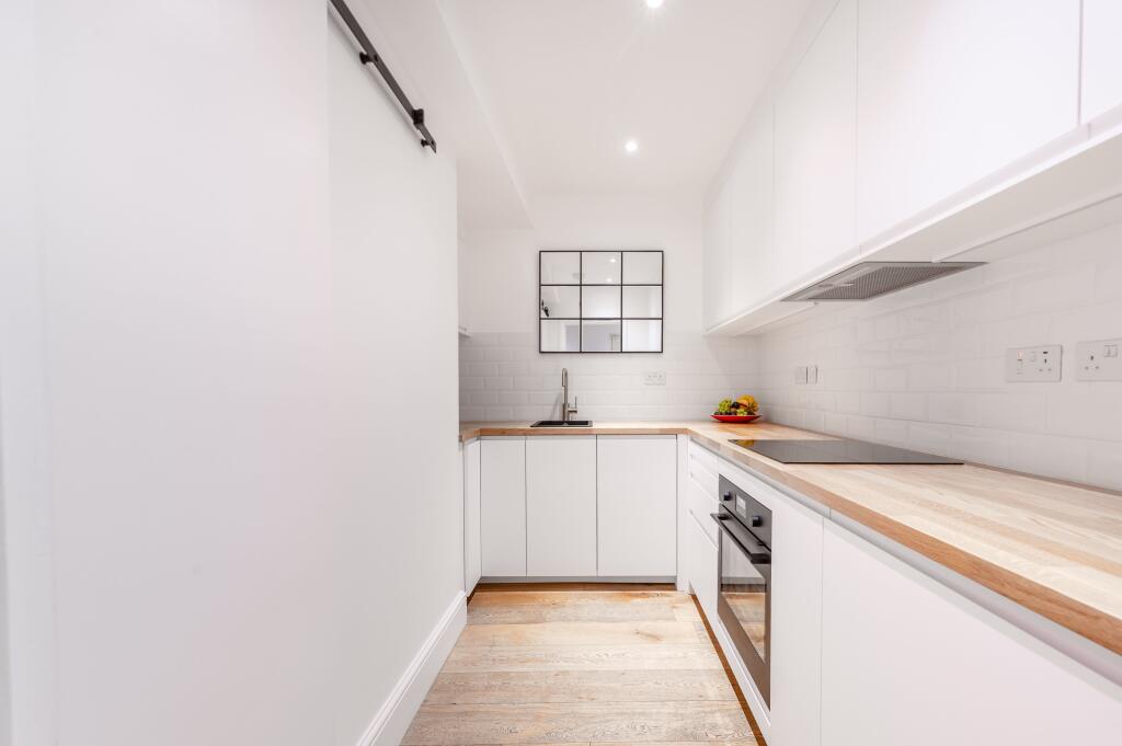 Apartment in London, Paddington - More