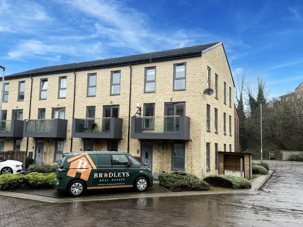 Main image of property: Carnforth Avenue, Wakefield, West Yorkshire, WF1