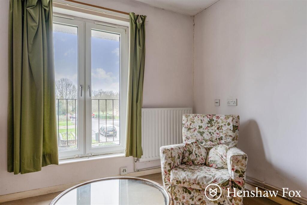 Apartment in Southampton, Lordshill - View 6
