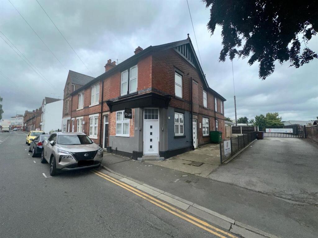 House in Nottingham - View 4