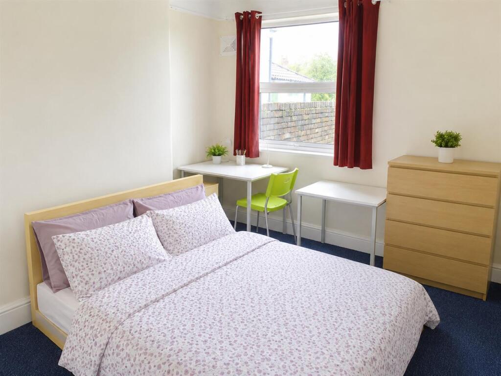 5 bedroom property for rent