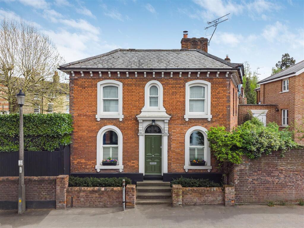 Main image of property: London Road, Saffron Walden