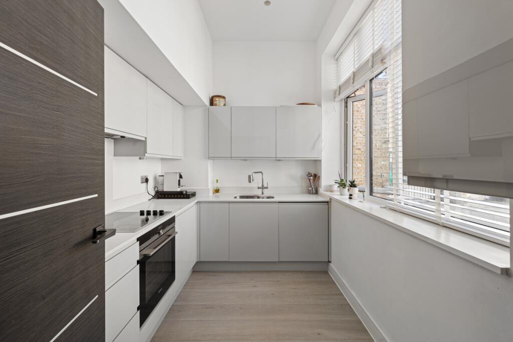 Apartment in London - View 5