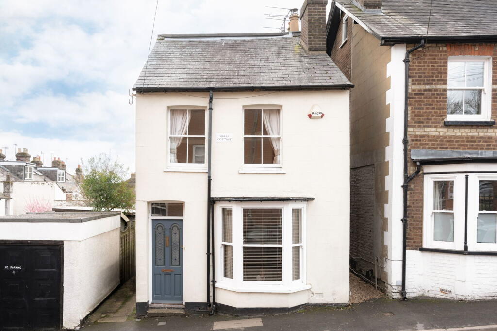 3-bed detached on Cross Oak Road, Berkhamsted, Hertfordshire HP4, £775,000