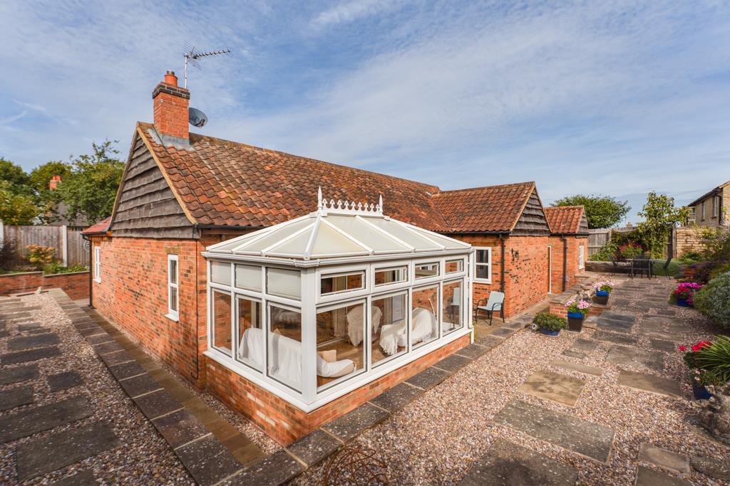 House in Northampton, Isham - View 4