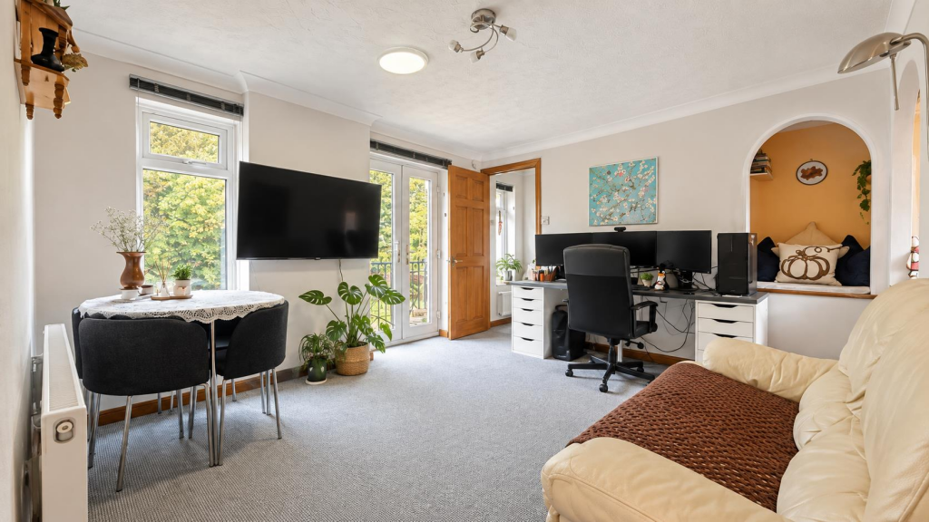 Apartment in Milton Keynes - View 2