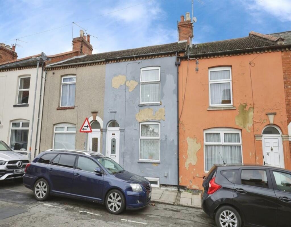 4 Bedroom Terraced in NN1 3LJ