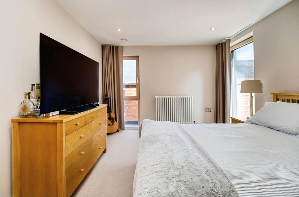Apartment in Reading - View 4