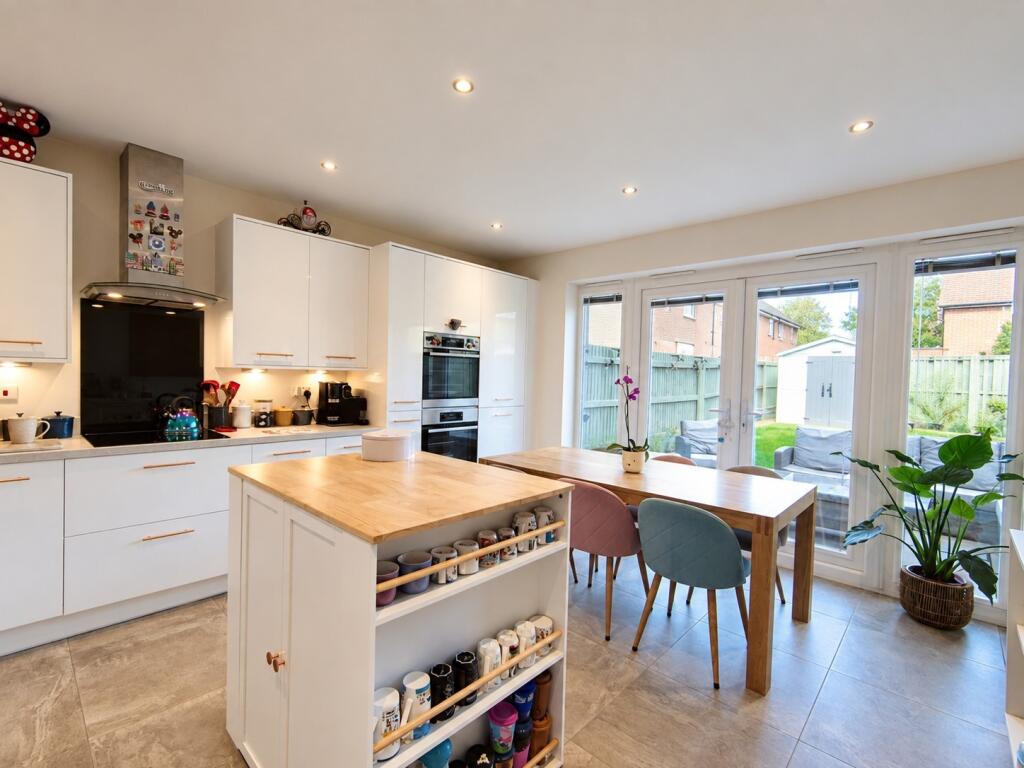 House in Rushcliffe, Newton Garden Village, Newton - View 2