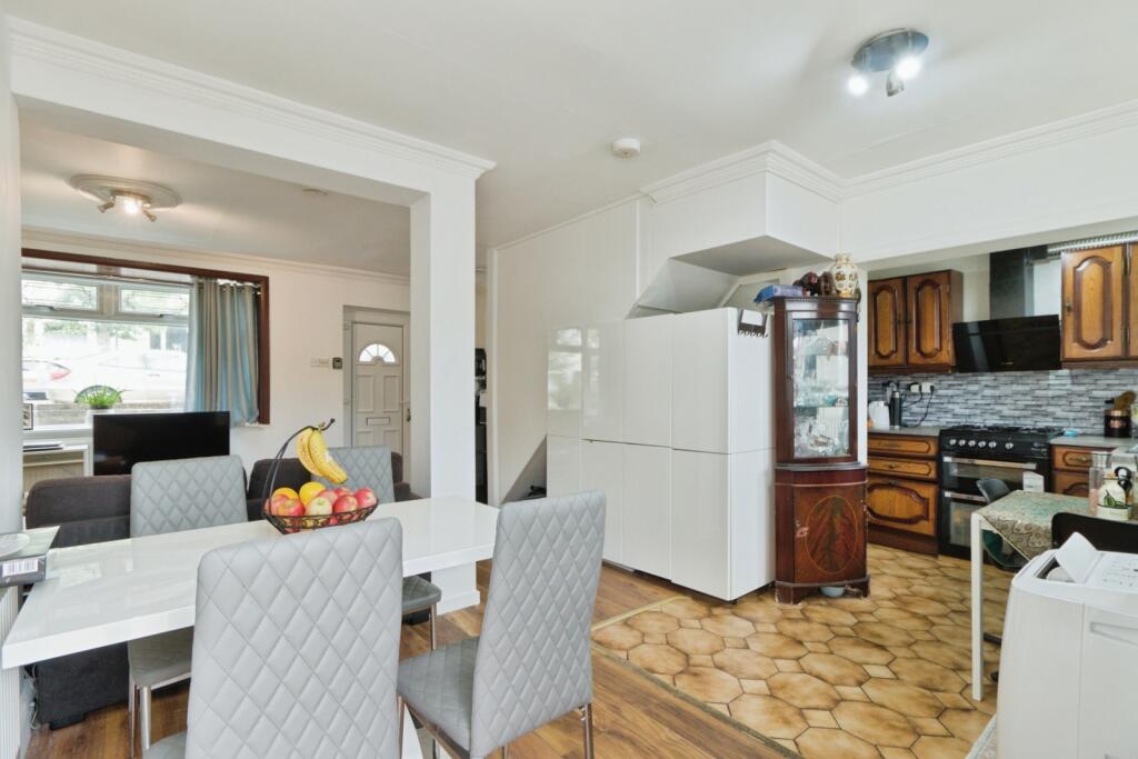 House in London - View 5