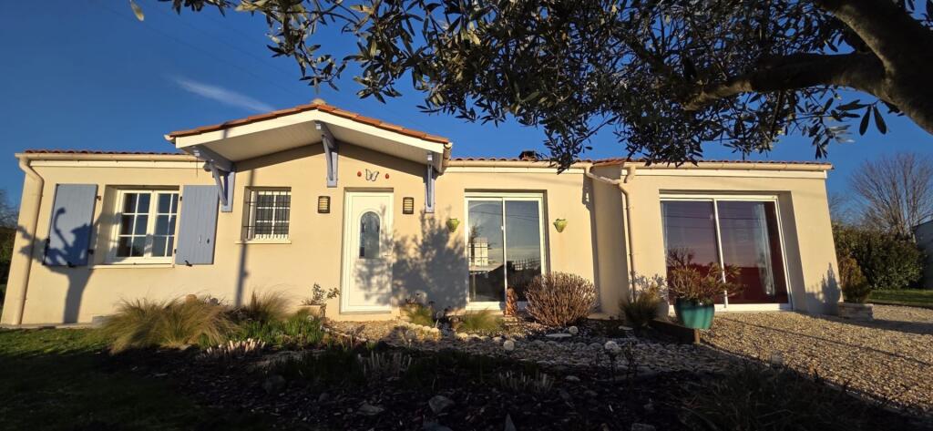 Main image of property: 17240 st-fort-sur-gironde