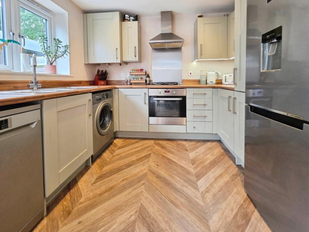 House in Gloucester - View 4
