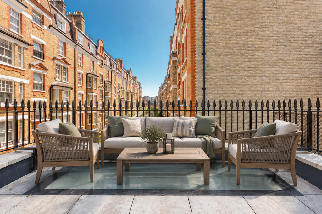 House in London - View 3