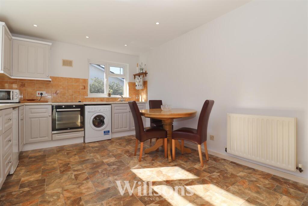House in East Lindsey, Hundleby - View 4