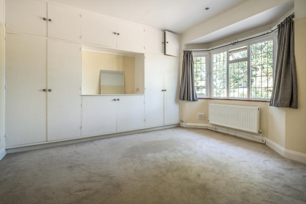 House in Twickenham - More