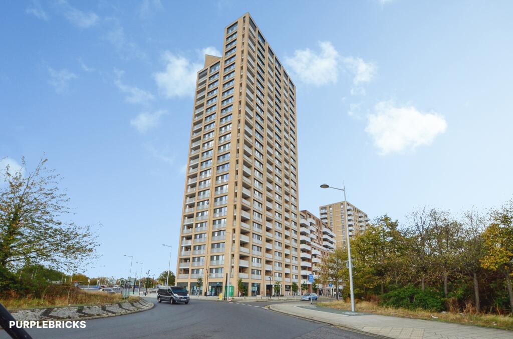 9 Lakeside Drive, London, NW10 photo 2