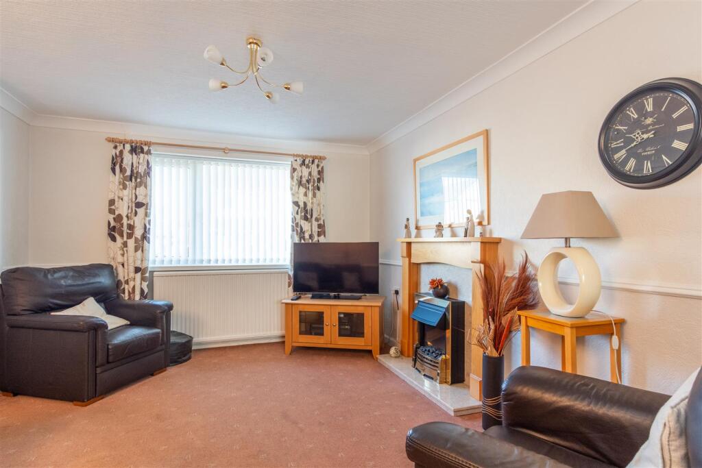 House in Chorley, Clayton-le-Woods - More