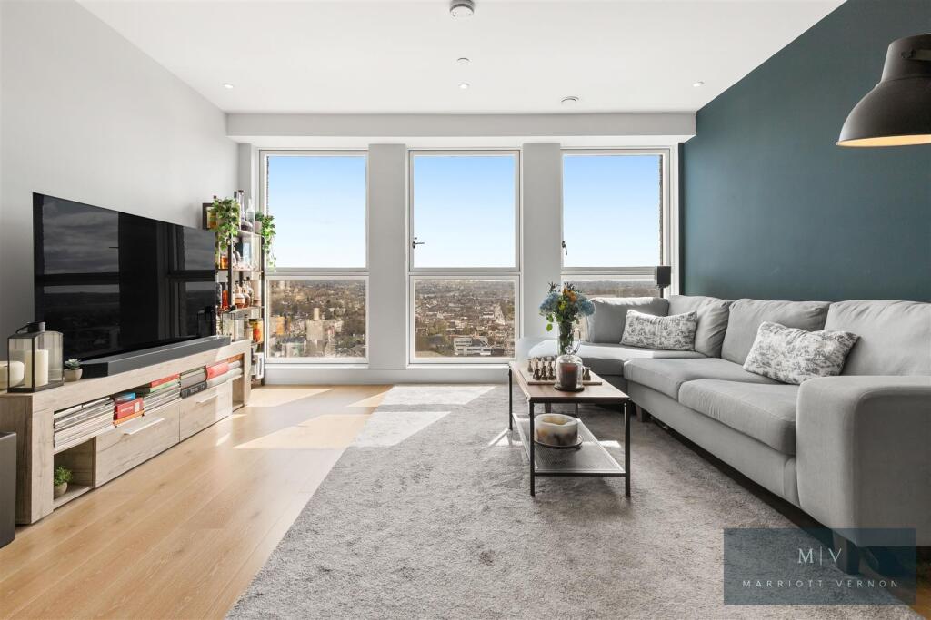 Main image of property: High Street, Croydon