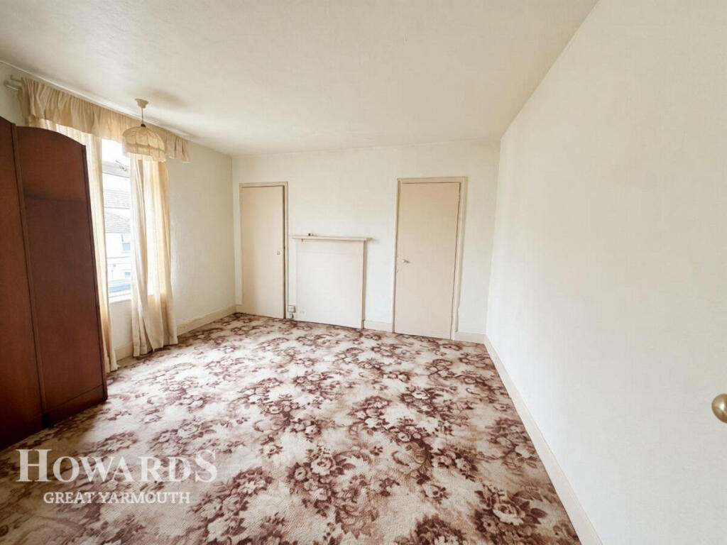 House in Great Yarmouth, Southtown - More