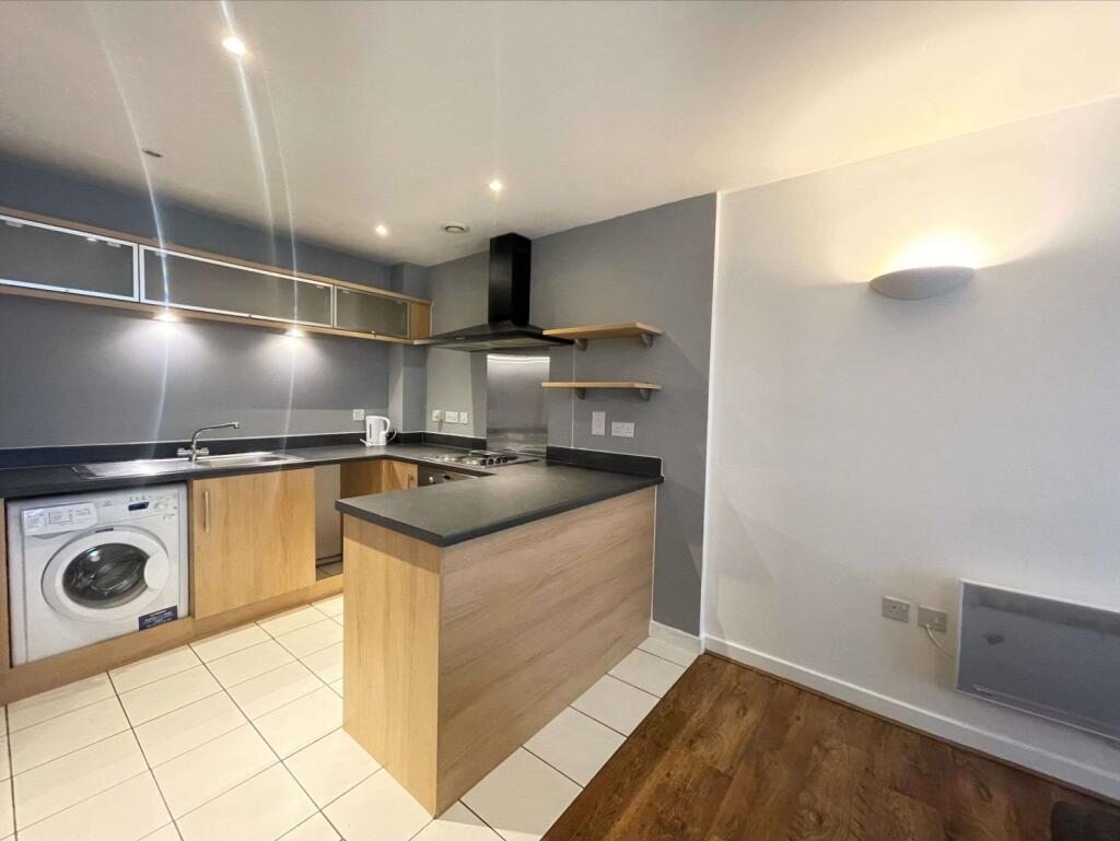 Apartment in Northampton, West Northamptonshire - View 2