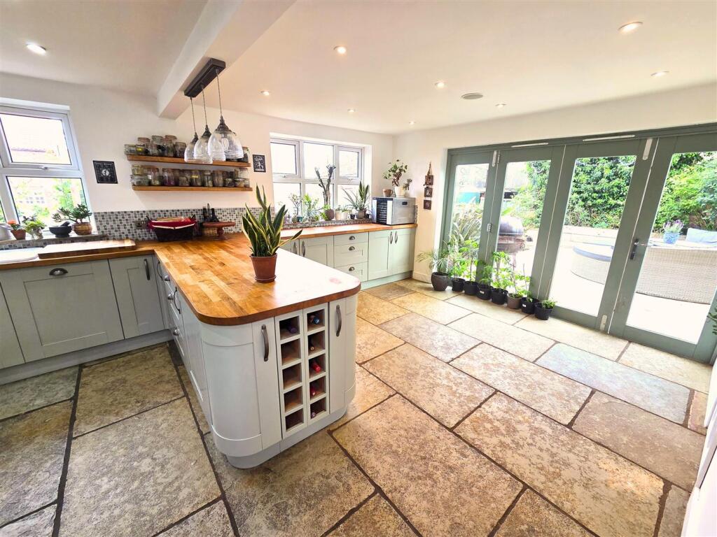 Low Street, East Drayton, Retford - More