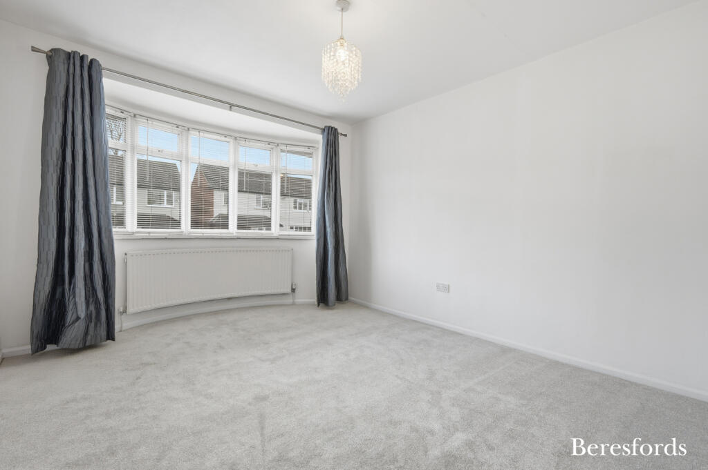 Hunter Avenue, Shenfield, CM15 photo 4