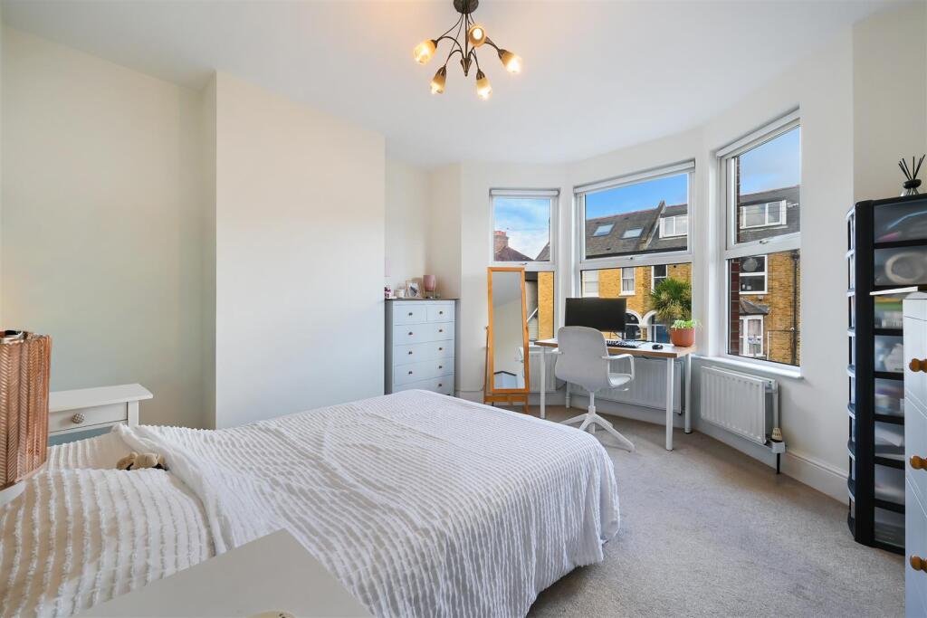 House in London - View 5