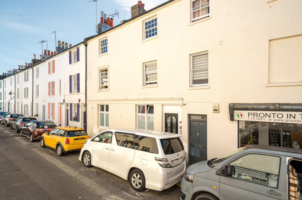 Cross Street, Hove, East Sussex, BN3